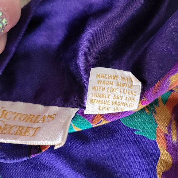 Victorias secret gold label silky purple polyester floral robe one size fit all - Picture 5 of 6
